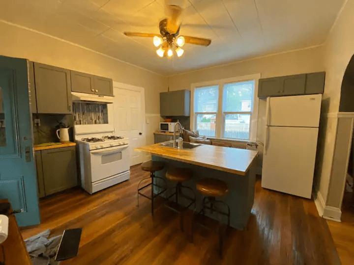 Cozy 3 & 4 Bed Home 2 Blocks To Hospitals & Lambeau กรีนเบย์ ภายนอก รูปภาพ